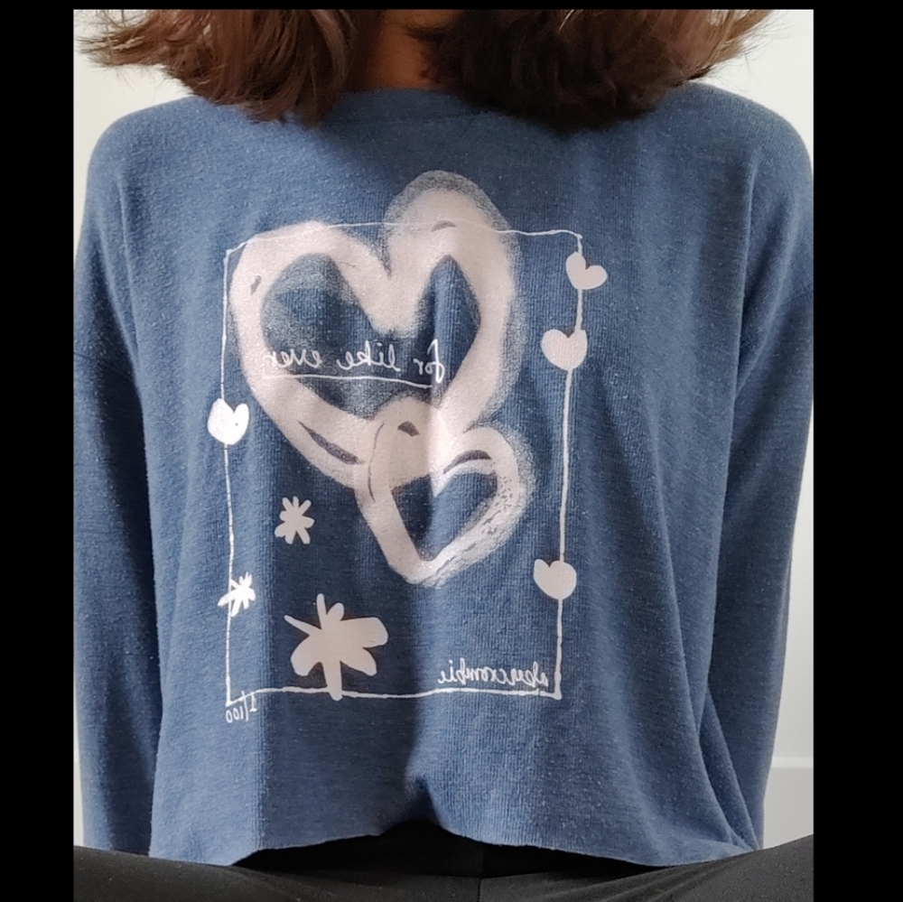 A comfy cotton and polyester cropped sweater!